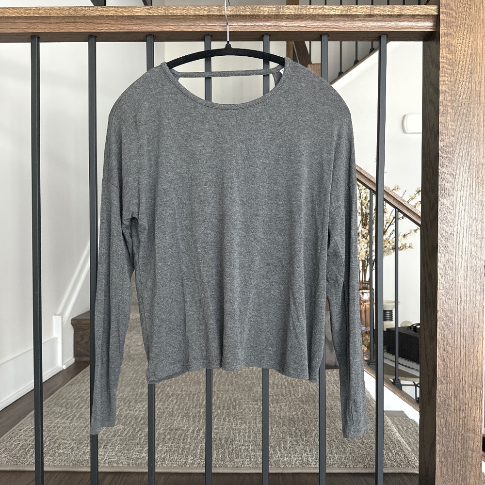 Women’s long sleeve open bag shirt